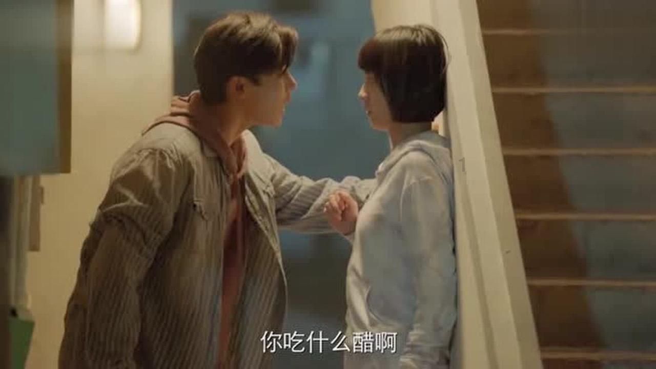 无限翻滚小球
